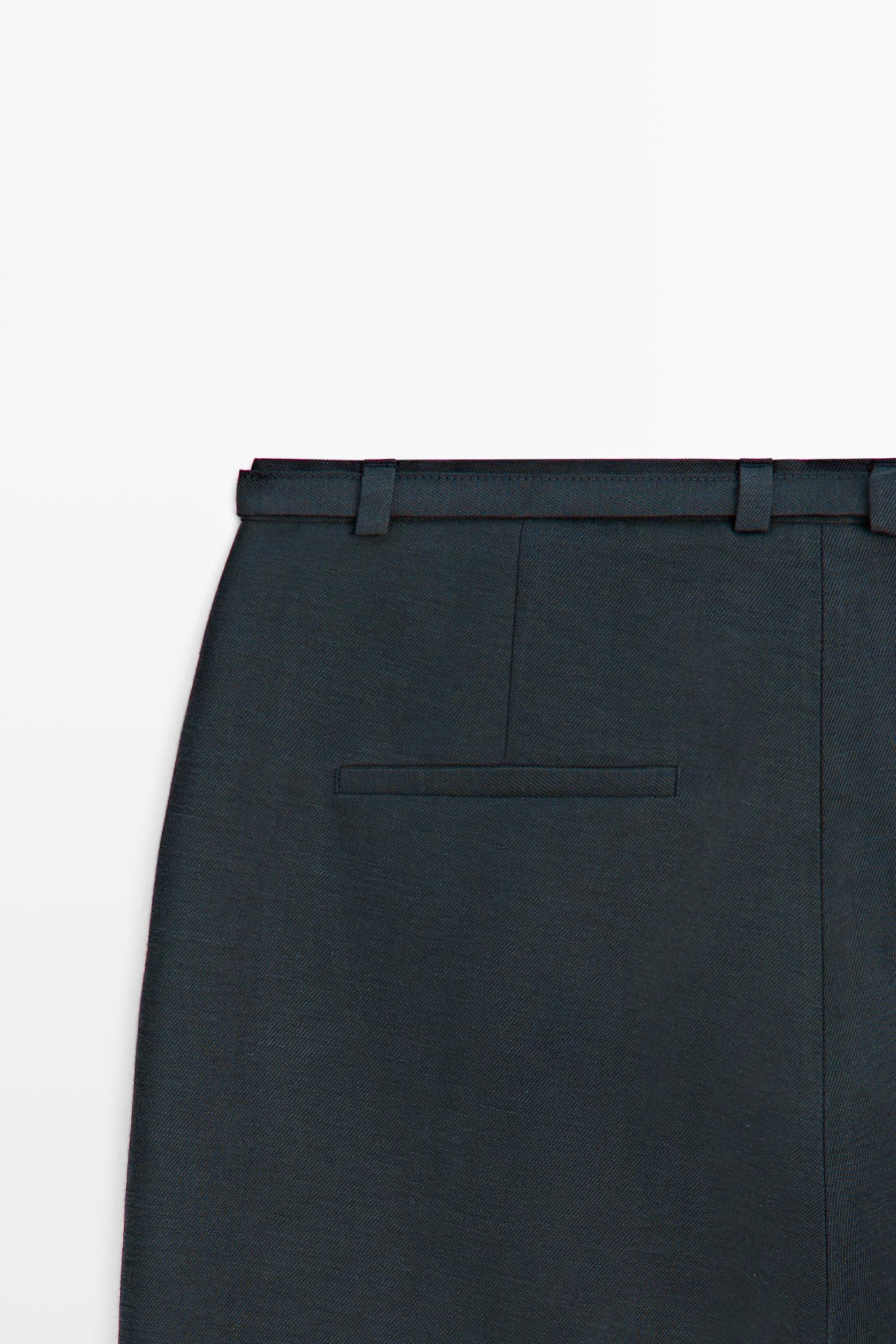 Flowing cotton and linen blend Bermuda shorts with belt